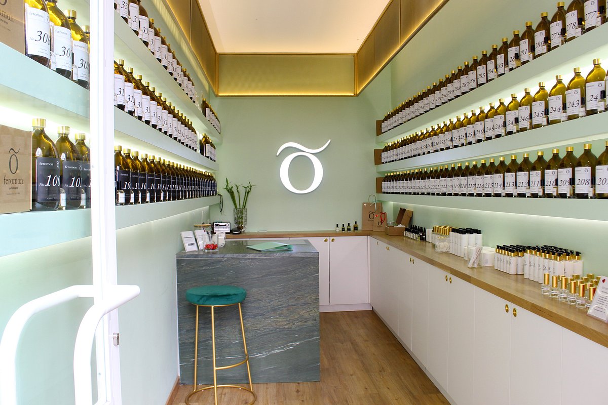 Feromon Athens, perfume shop interior in Syntagma